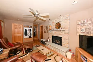 S43W22111 Beeheim Rd, Waukesha, WI 53189 - Photo 8