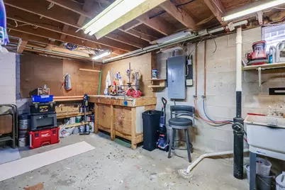 5033  Brookfield Cir, Manitowoc, WI 54220 - Photo 40