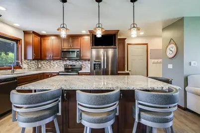 5033  Brookfield Cir, Manitowoc, WI 54220 - Photo 6