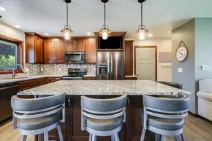 5033 Brookfield Cir, Manitowoc, WI 54220 - Photo 6
