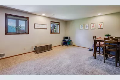 5033  Brookfield Cir, Manitowoc, WI 54220 - Photo 20