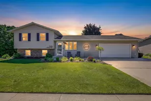 5033 Brookfield Cir, Manitowoc, WI 54220 - Photo 42