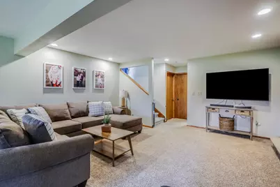 5033  Brookfield Cir, Manitowoc, WI 54220 - Photo 16