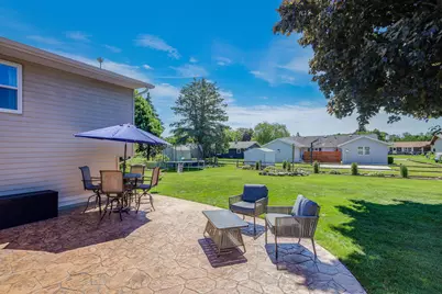 5033  Brookfield Cir, Manitowoc, WI 54220 - Photo 48