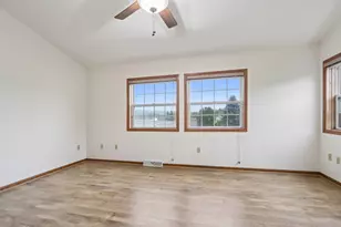 325 Kristin Ct, Brookfield, WI 53045 - Photo 26