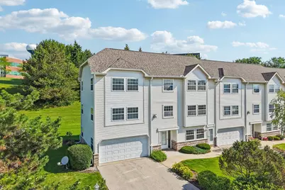 325  Kristin Ct, Brookfield, WI 53045 - Photo 1