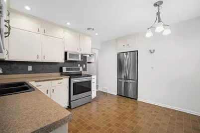 N86W17451  Joss Pl, Menomonee Falls, WI 53051 - Photo 14
