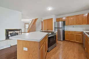 15661 W Ridge Rd, New Berlin, WI 53151 - Photo 8