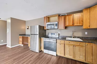 1409 N Prospect Ave #302, Milwaukee, WI 53202 - Photo 8