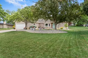 8140 S Waring Dr, Oak Creek, WI 53154 - Photo 34