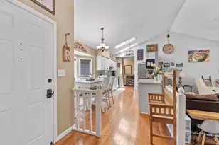 8140 S Waring Dr, Oak Creek, WI 53154 - Photo 6