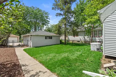 4913 N Navajo Ave, Glendale, WI 53217 - Photo 18