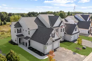 1792 Horseshoe Ln, Slinger, WI 53086 - Photo 2