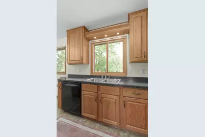 1410  Davis St, Watertown, WI 53098 - Photo 16