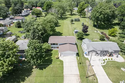 1410  Davis St, Watertown, WI 53098 - Photo 8