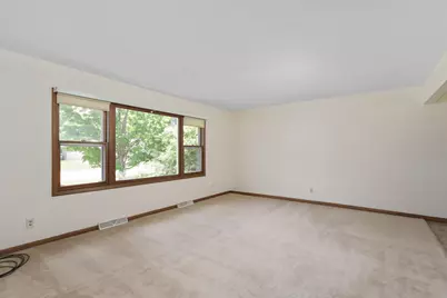 1410  Davis St, Watertown, WI 53098 - Photo 10