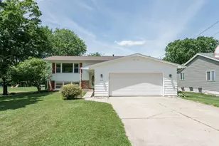 1410 Davis St, Watertown, WI 53098 - Photo 2