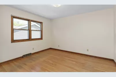 1410  Davis St, Watertown, WI 53098 - Photo 20