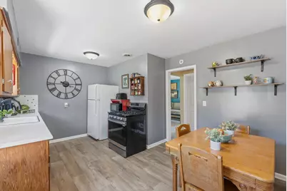 2621  Gilson St, Racine, WI 53403 - Photo 8