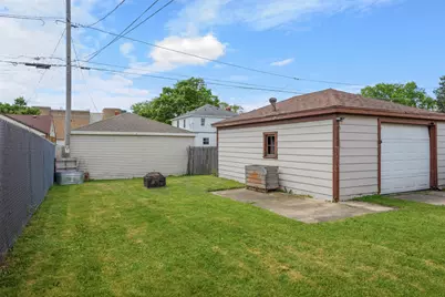 2621  Gilson St, Racine, WI 53403 - Photo 16