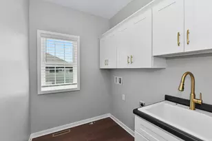 3184 S Warbler Ct, Beloit, WI 53511 - Photo 24