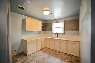 5931 N 84th St, Milwaukee, WI 53225 - Photo 14