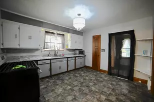 5931 N 84th St, Milwaukee, WI 53225 - Photo 8