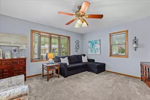 N37W6046 Wurthmann St, Cedarburg, WI 53012 - Photo 14