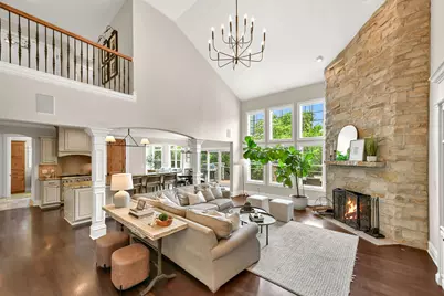 14165 N Pine Bluff Rd, Mequon, WI 53097 - Photo 2
