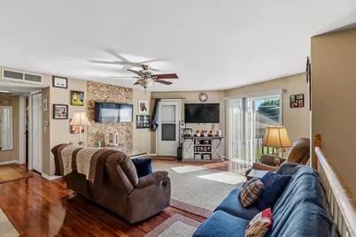 N115W16889  El Camino Dr, Germantown, WI 53022 - Photo 2