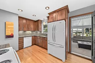 10336 W Park Ridge Ave, Wauwatosa, WI 53222 - Photo 10