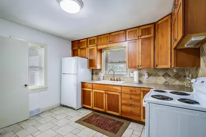 1013  Lowell St, Two Rivers, WI 54241 - Photo 8