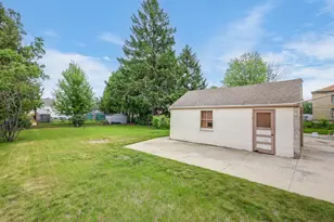 1013 Lowell St, Two Rivers, WI 54241 - Photo 22