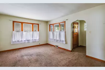 1013  Lowell St, Two Rivers, WI 54241 - Photo 4
