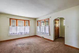 1013 Lowell St, Two Rivers, WI 54241 - Photo 4