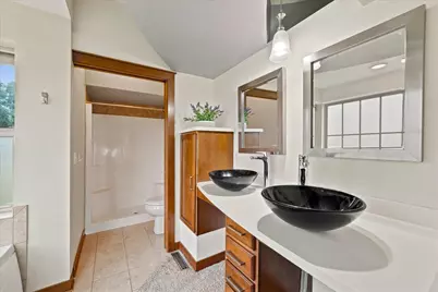 9335 W Mount Zion Dr, Milwaukee, WI 53224 - Photo 14