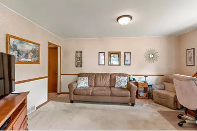 924 N 18th Ave, West Bend, WI 53090 - Photo 16