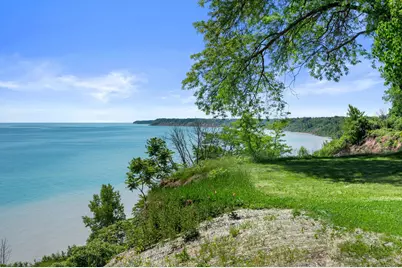 13334 N Lakewood Dr, Mequon, WI 53097 - Photo 6