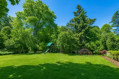 9321 N Tennyson Dr, Bayside, WI 53217 - Photo 28