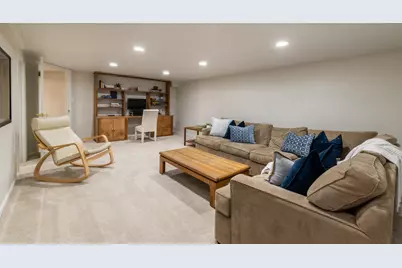 9321 N Tennyson Dr, Bayside, WI 53217 - Photo 18