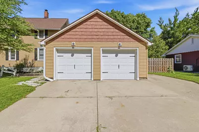207 E Jefferson St, Oconomowoc, WI 53066 - Photo 4