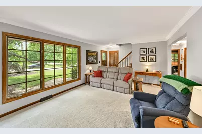 N68W13566  Ranch Rd, Menomonee Falls, WI 53051 - Photo 6