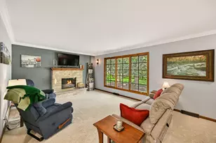 N68W13566 Ranch Rd, Menomonee Falls, WI 53051 - Photo 4