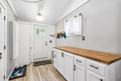 924  Nagawicka St, Delafield, WI 53018 - Photo 42