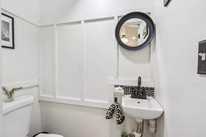 924  Nagawicka St, Delafield, WI 53018 - Photo 40