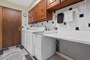 3240 S Hickory Rd, New Berlin, WI 53151 - Photo 20