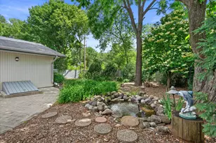 3240 S Hickory Rd, New Berlin, WI 53151 - Photo 34