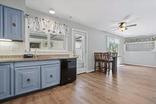 3240 S Hickory Rd, New Berlin, WI 53151 - Photo 6