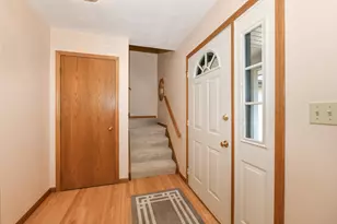 14335 W Meadowshire Ct, New Berlin, WI 53151 - Photo 6