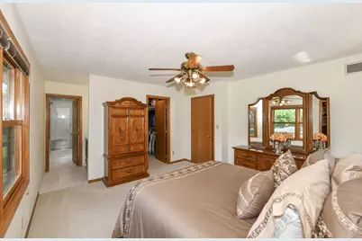 14335 W Meadowshire Ct, New Berlin, WI 53151 - Photo 30